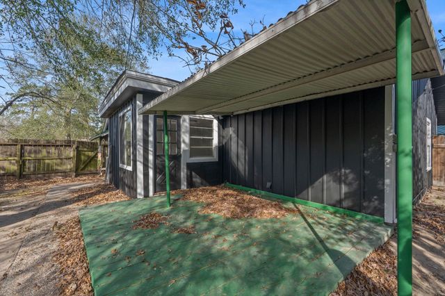 105 N Woodsway Street E, Conroe, TX 77301