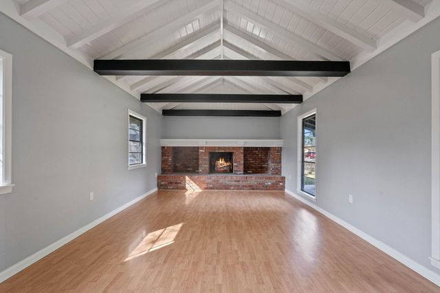 105 N Woodsway Street E, Conroe, TX 77301