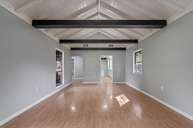 105 N Woodsway Street E, Conroe, TX 77301