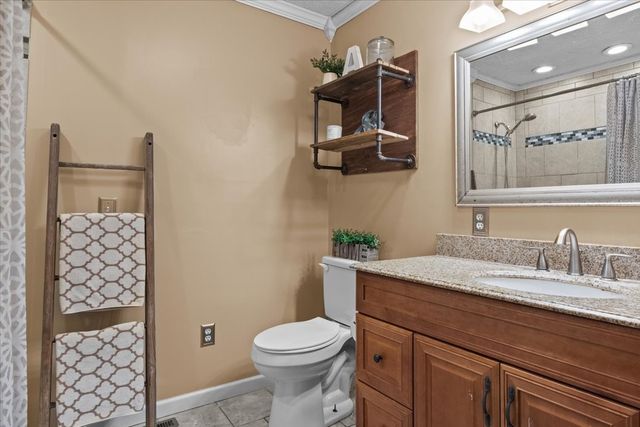 353 Powers Blvd, Waverly, TN 37185