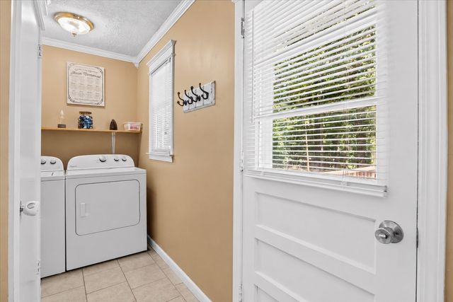 353 Powers Blvd, Waverly, TN 37185