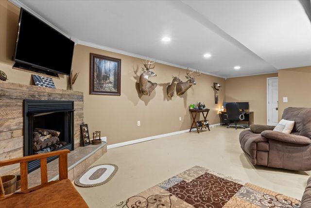 353 Powers Blvd, Waverly, TN 37185