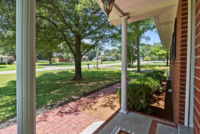 353 Powers Blvd, Waverly, TN 37185