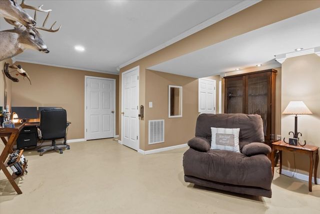 353 Powers Blvd, Waverly, TN 37185