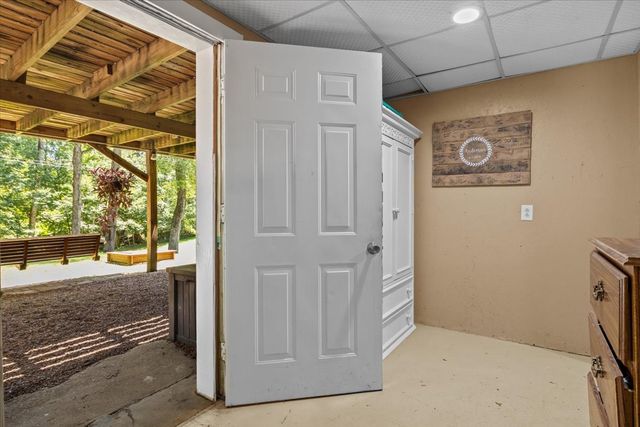 353 Powers Blvd, Waverly, TN 37185