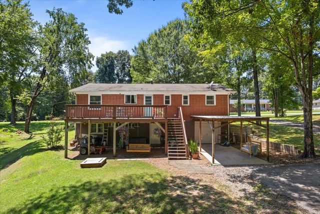 353 Powers Blvd, Waverly, TN 37185