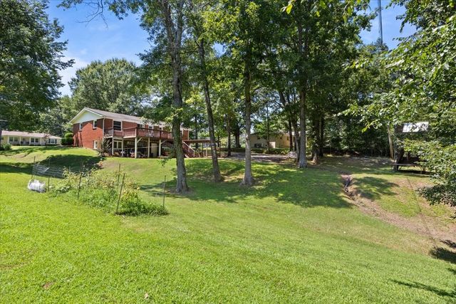 353 Powers Blvd, Waverly, TN 37185