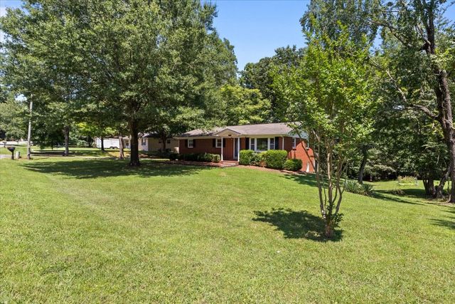 353 Powers Blvd, Waverly, TN 37185