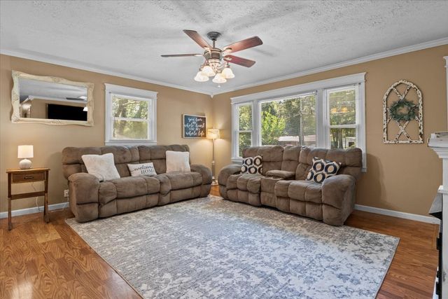 353 Powers Blvd, Waverly, TN 37185