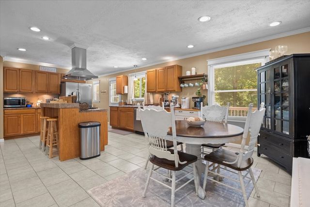 353 Powers Blvd, Waverly, TN 37185