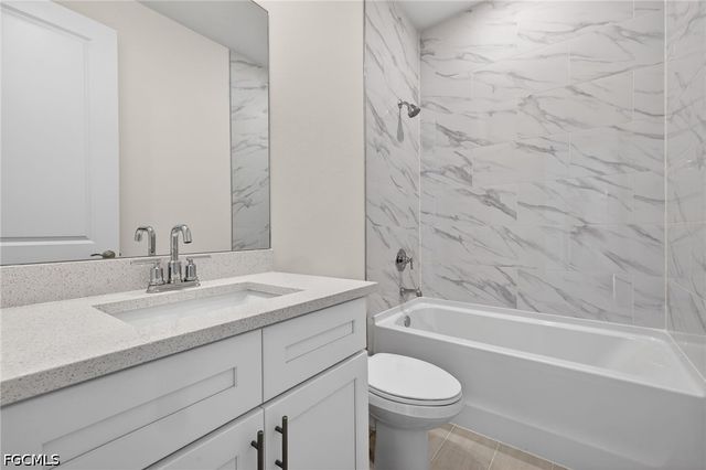 2537 SW 11th CT, Cape Coral, FL 33914