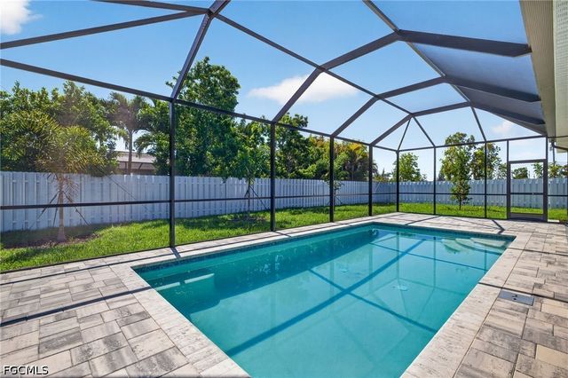 2537 SW 11th CT, Cape Coral, FL 33914