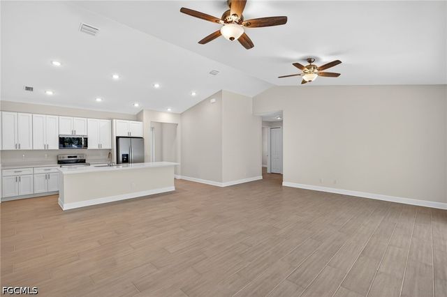 2537 SW 11th CT, Cape Coral, FL 33914