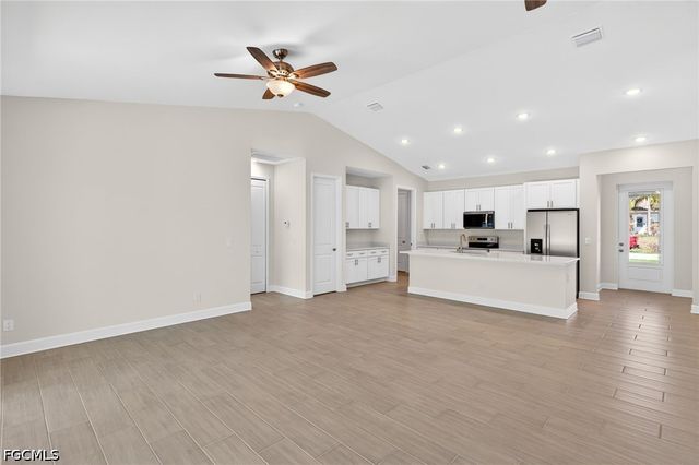 2537 SW 11th CT, Cape Coral, FL 33914