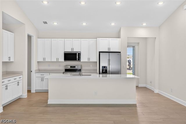 2537 SW 11th CT, Cape Coral, FL 33914