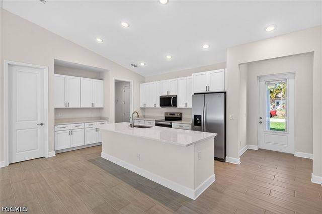 2537 SW 11th CT, Cape Coral, FL 33914