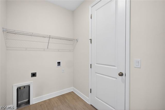 2537 SW 11th CT, Cape Coral, FL 33914