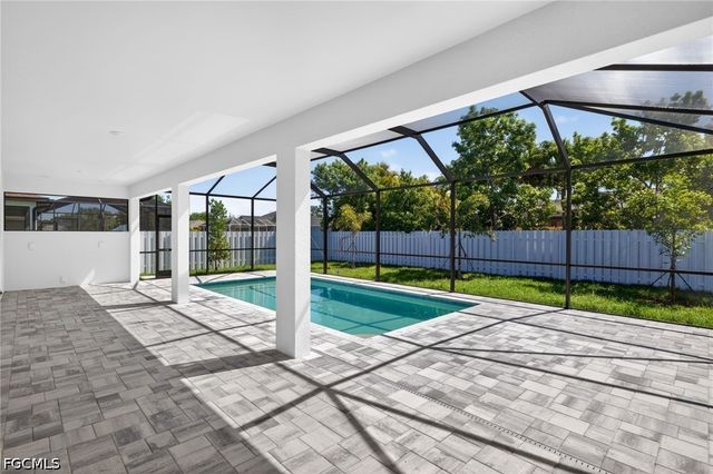 2537 SW 11th CT, Cape Coral, FL 33914