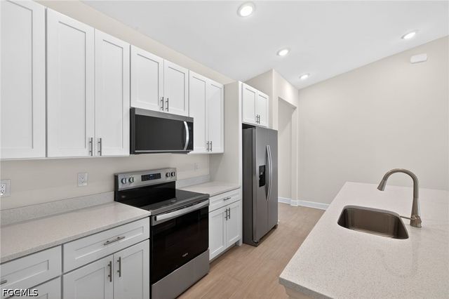 2537 SW 11th CT, Cape Coral, FL 33914