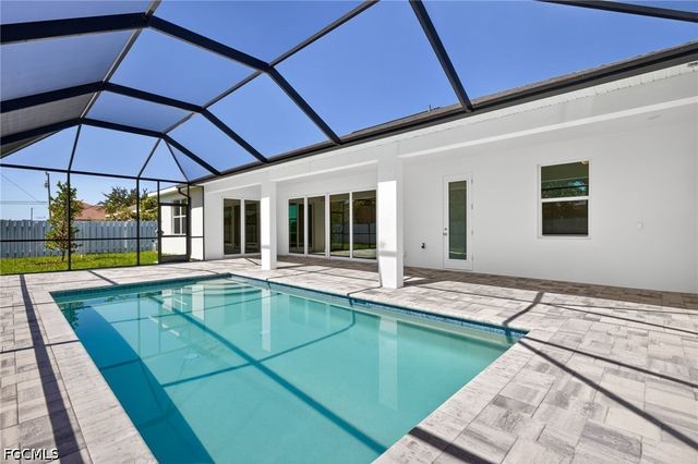 2537 SW 11th CT, Cape Coral, FL 33914