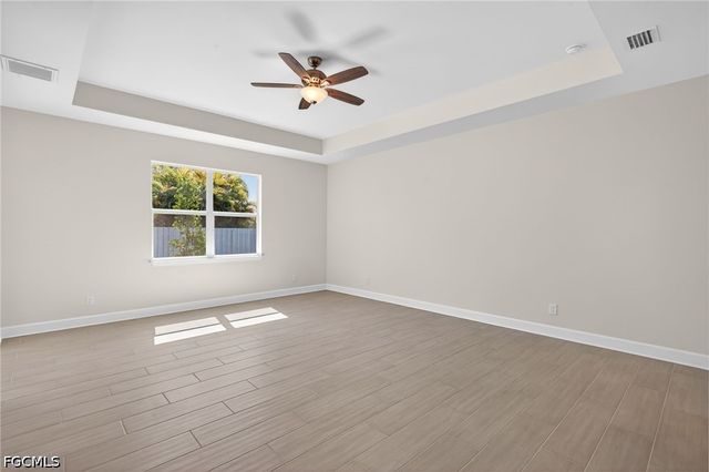 2537 SW 11th CT, Cape Coral, FL 33914