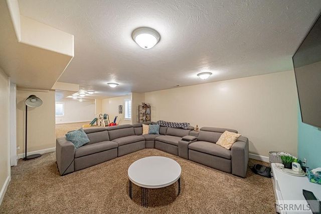 1944 Lexington Avenue, Idaho Falls, ID 83404