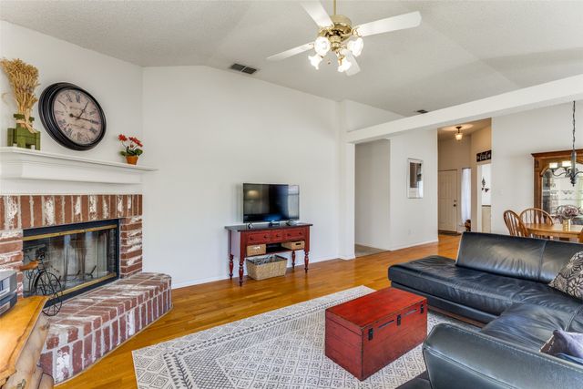 8100 Iris Circle, Fort Worth, TX 76137