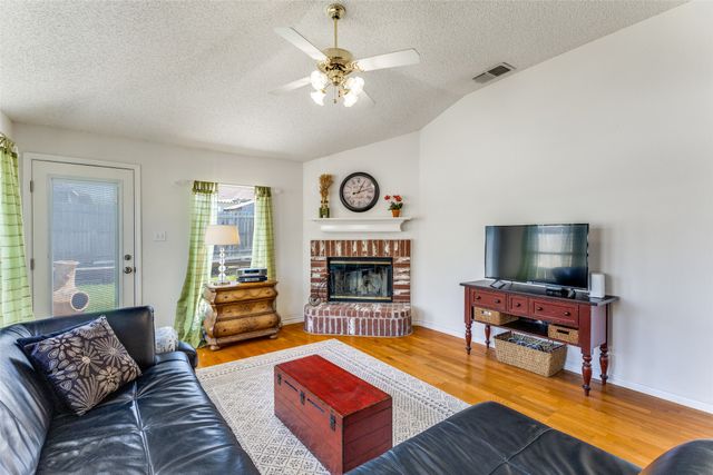 8100 Iris Circle, Fort Worth, TX 76137