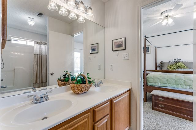 8100 Iris Circle, Fort Worth, TX 76137