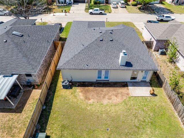 8100 Iris Circle, Fort Worth, TX 76137