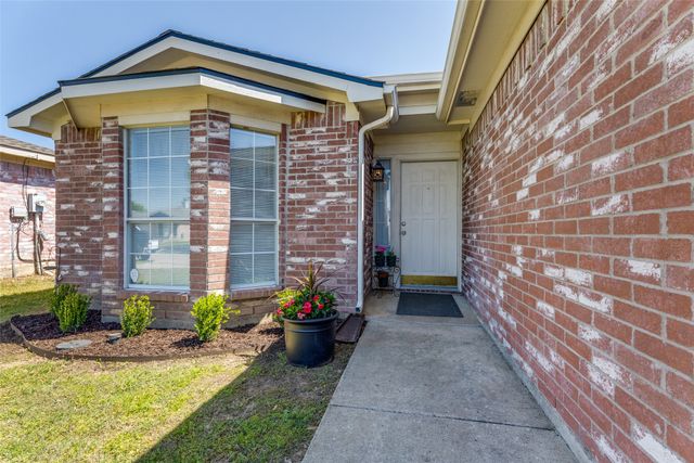 8100 Iris Circle, Fort Worth, TX 76137