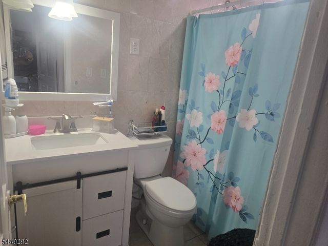 412 Broadway 5C, Passaic City, NJ 07055