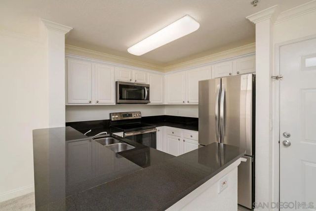 3550 Lebon Dr 6425, San Diego, CA 92122