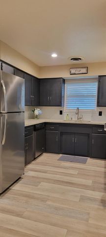 702 Elm Ave, Galt, CA 95632