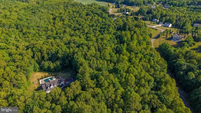 8143 GALLANT GREEN DR, King George, VA 22485