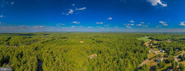 8143 GALLANT GREEN DR, King George, VA 22485