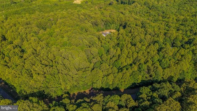8143 GALLANT GREEN DR, King George, VA 22485