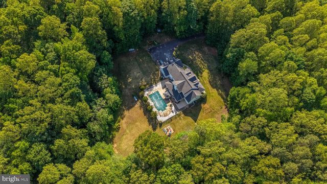 8143 GALLANT GREEN DR, King George, VA 22485