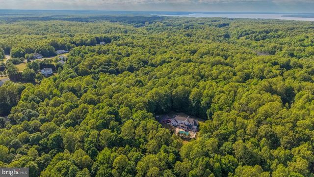 8143 GALLANT GREEN DR, King George, VA 22485