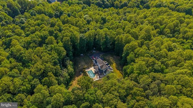 8143 GALLANT GREEN DR, King George, VA 22485