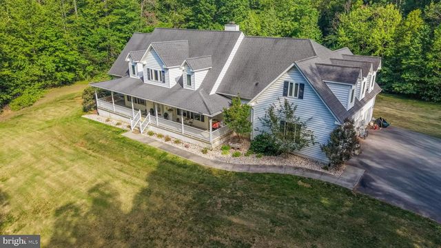 8143 GALLANT GREEN DR, King George, VA 22485
