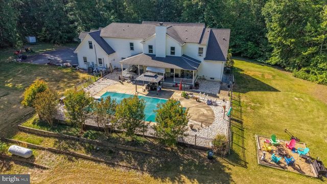 8143 GALLANT GREEN DR, King George, VA 22485