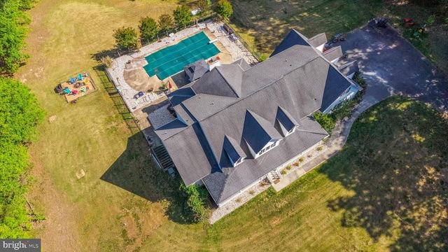 8143 GALLANT GREEN DR, King George, VA 22485