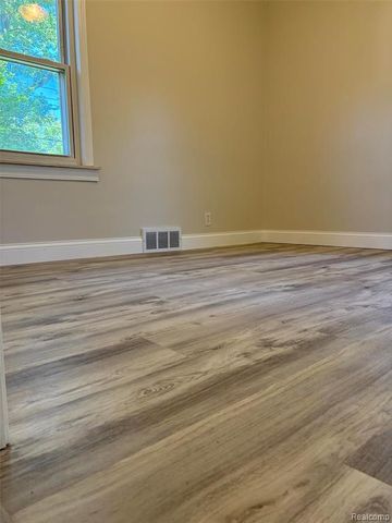21935 Tulane Avenue, Farmington, MI 48336