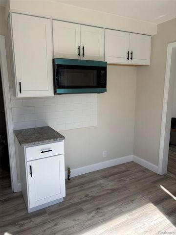 21935 Tulane Avenue, Farmington, MI 48336