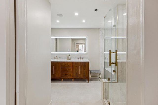 5555 Del Monte Drive 1404, Houston, TX 77056