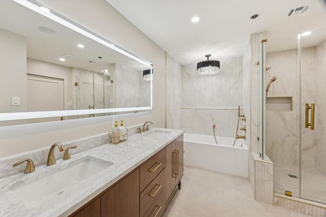 5555 Del Monte Drive 1404, Houston, TX 77056