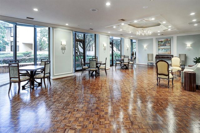 5555 Del Monte Drive 1404, Houston, TX 77056