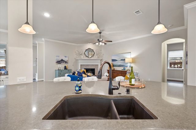1231 Autumn Mist Way, Arlington, TX 76005