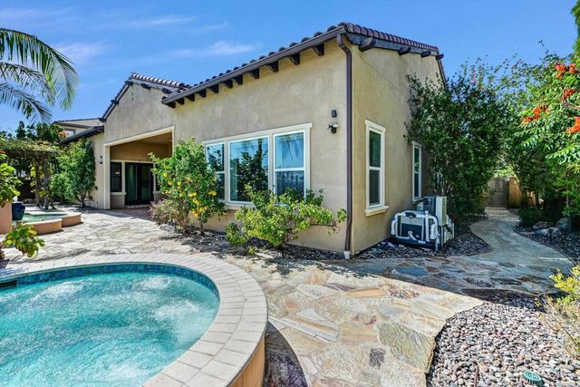 2571 Glasgow Drive, Carlsbad, CA 92010